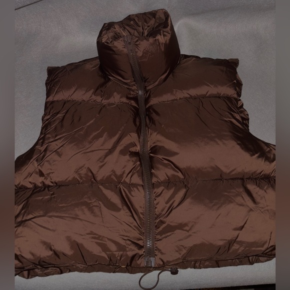 Womens Cropped Brown Puffer Vest Sz L Excellent Condition Buttery Soft Full‎ Zip - Picture 1 of 6